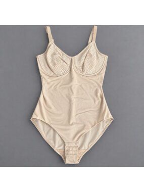 WACOAL Size 36D Visual Effects Body Briefer with Minimizer Bra Beige 801210